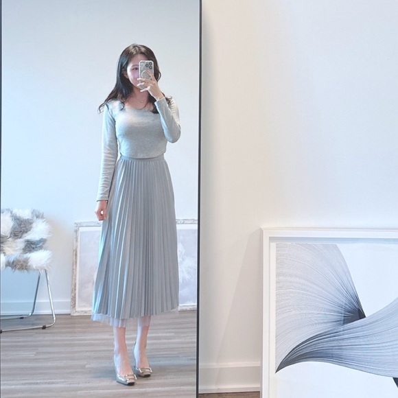 Reversible Velvet & Tulle Pleated Midi Skirt ✨ - Picture 2 of 9